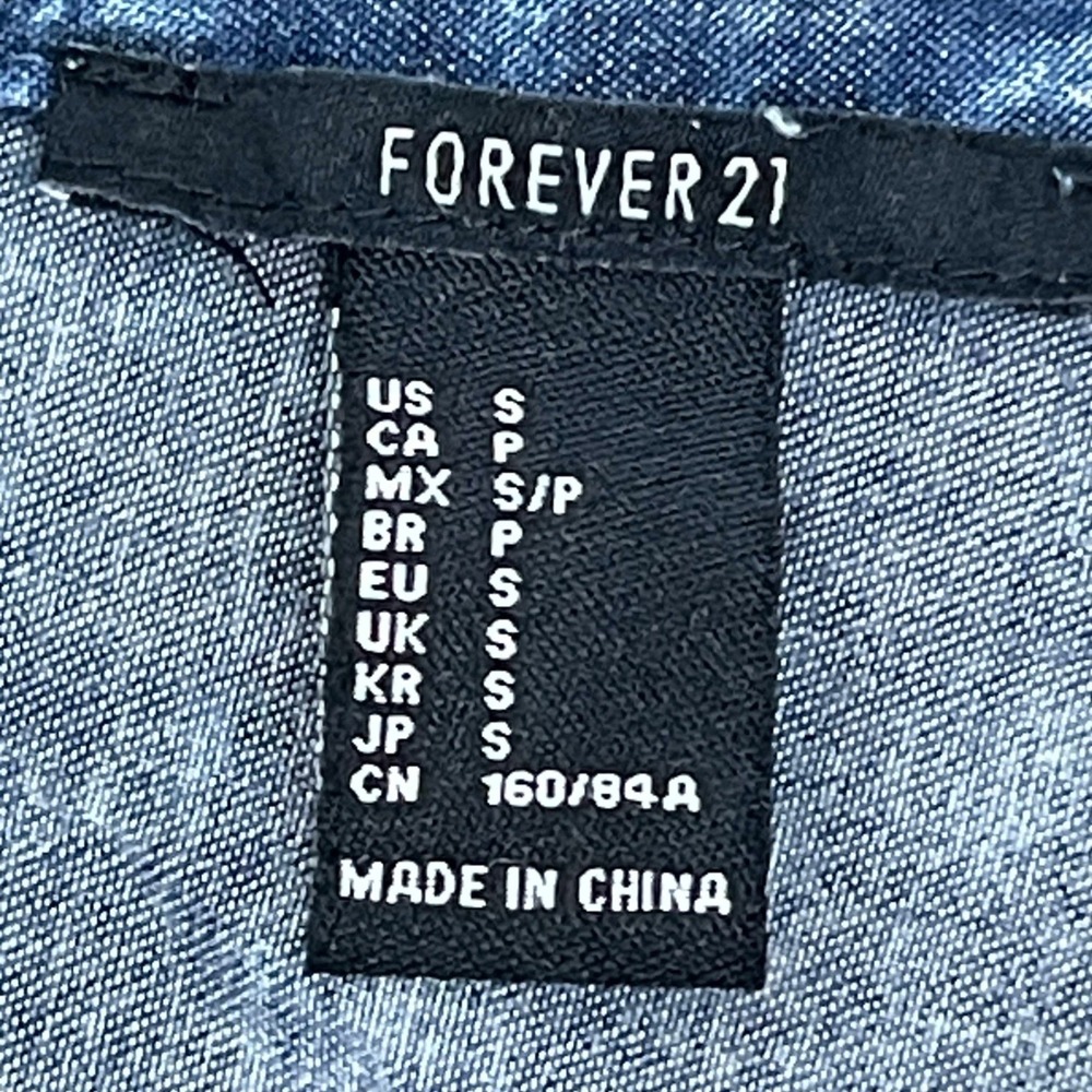 Forever 21 Sleeveless Blouse Indie Sleaze Acid Wash Denim Style Button Front - Picture 7 of 8